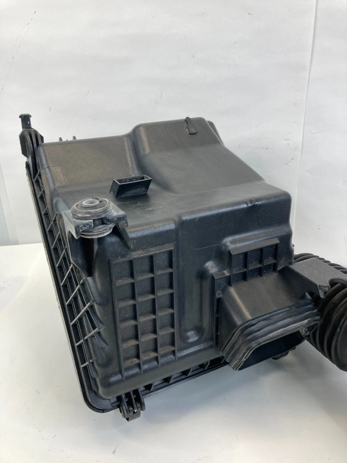 2011-2015 HYUNDAI SONATA 2.4L AIR CLEANER FILTER BOX ASSEMBLY W HOSE