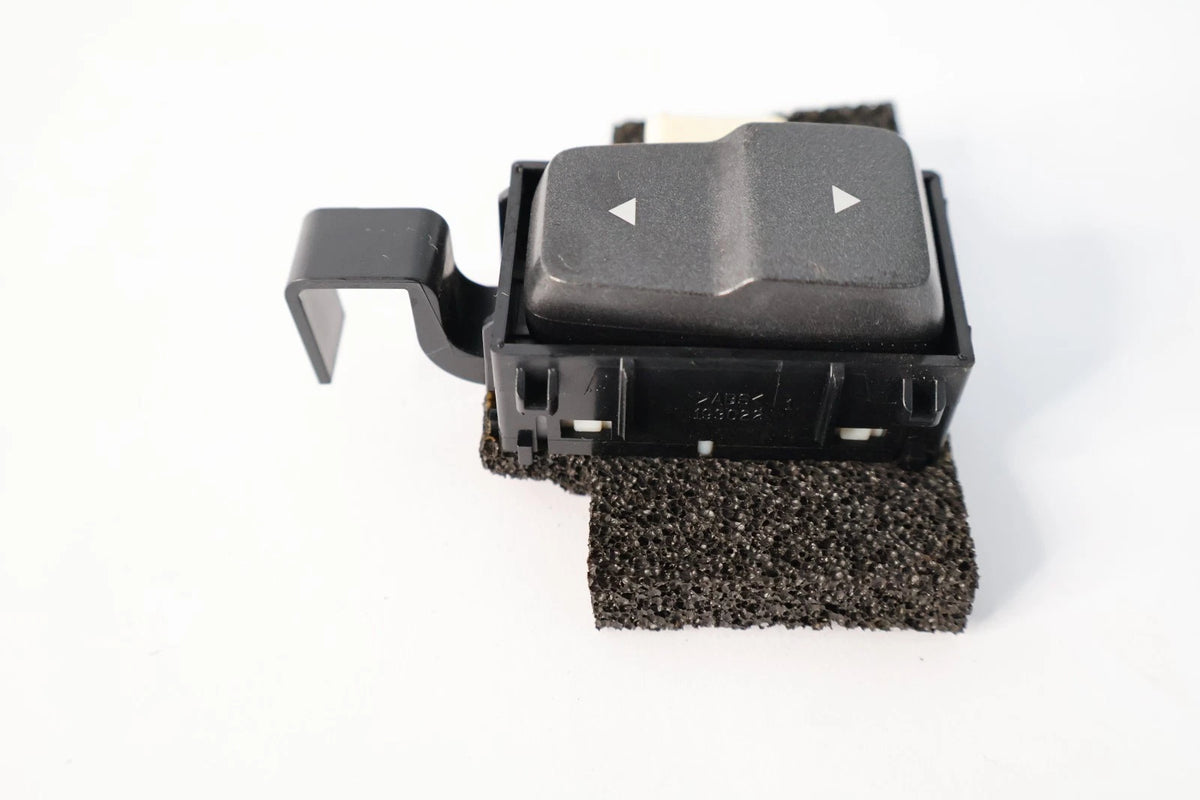 2011-2020 TOYOTA SIENNA SLIDE ROOF OVERHEAD CONSOLE DOME LIGHT SWITCH OEM