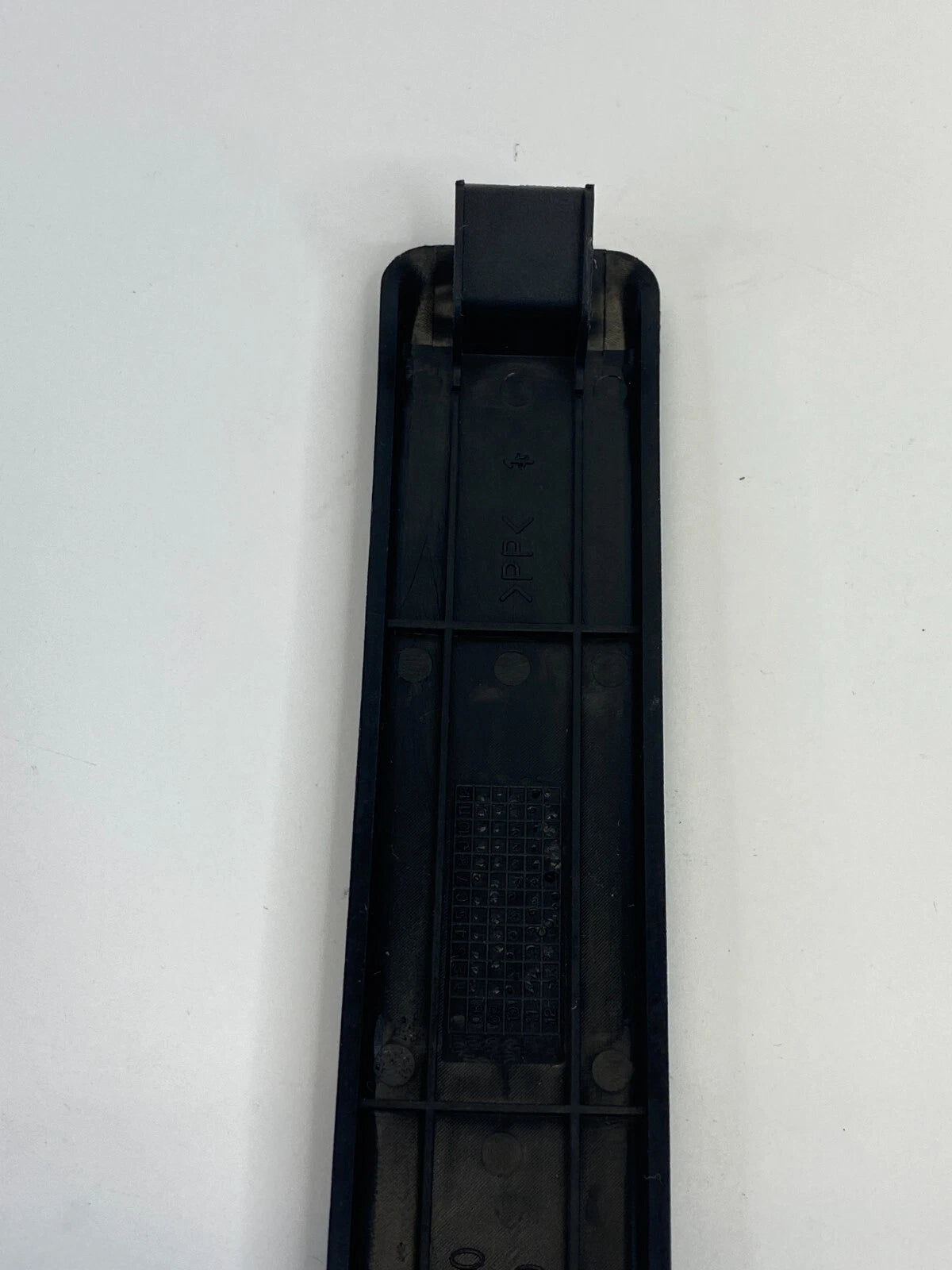 2011-2015 KIA OPTIMA RIGHT PASSENGER SIDE FLOOR CARPET PROTECTOR TRIM 842682F500