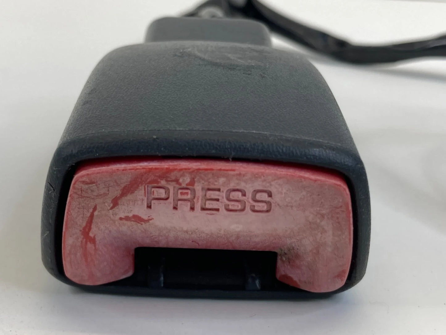 2009-2013 TOYOTA MATRIX FRONT RIGHT SIDE SEAT BELT BUCKLE ASSEMBLY