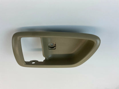 2000 2001 2002 2003 2004 TOYOTA AVALON FRONT LEFT INNER DOOR HANDLE BEZEL TRIM