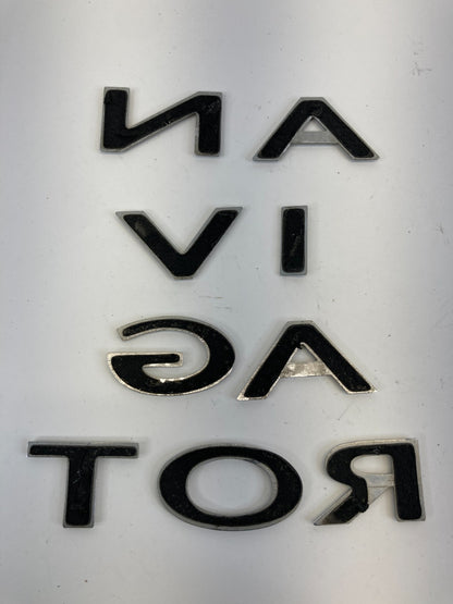 2003-2006 Lincoln Navigator Fender Side Nameplate Emblem Badge Logo Chrome