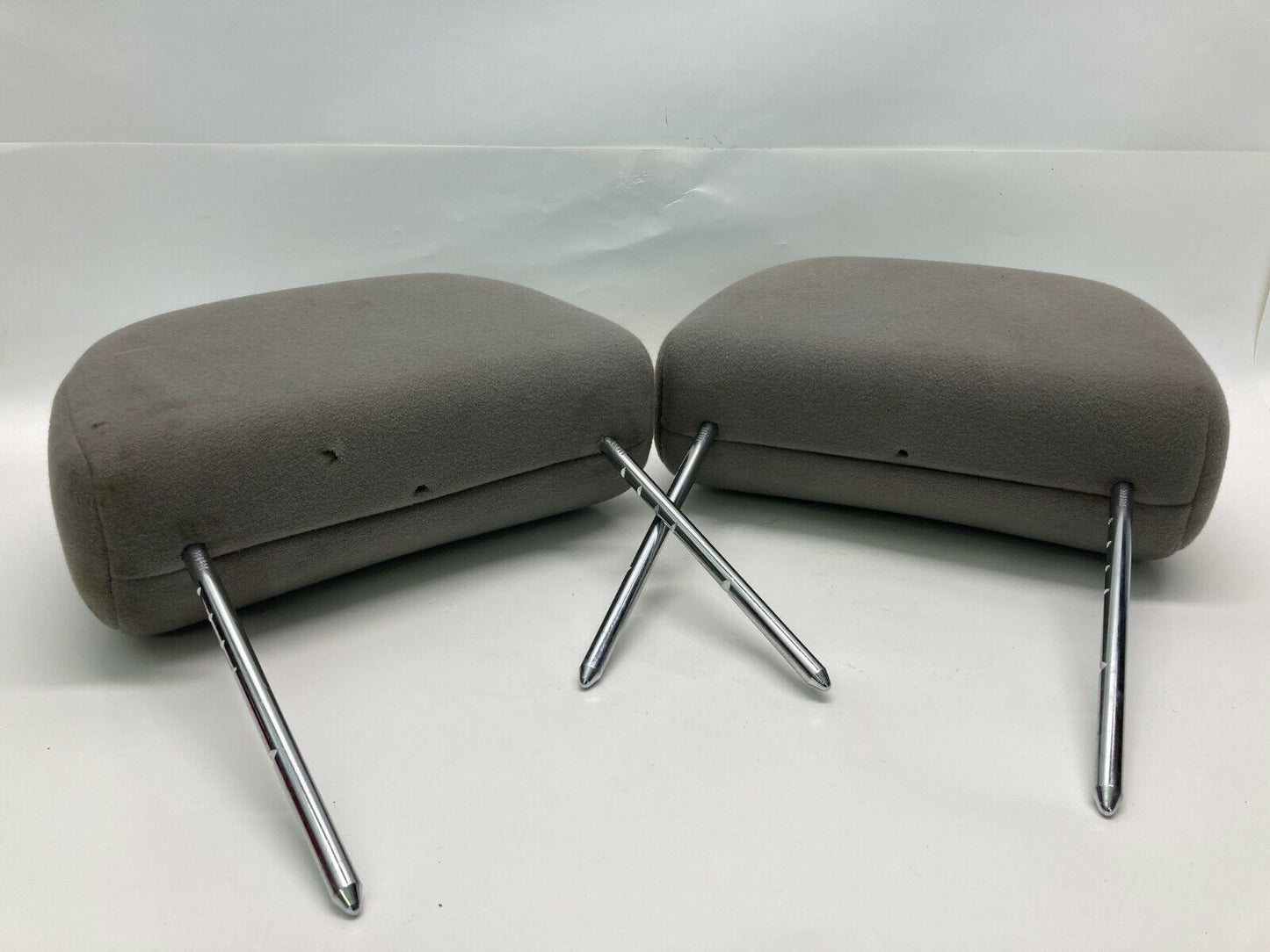 2000-2005 Chevrolet Impala Front Seat Headrest Left & Right Head Rest Cloth Gray