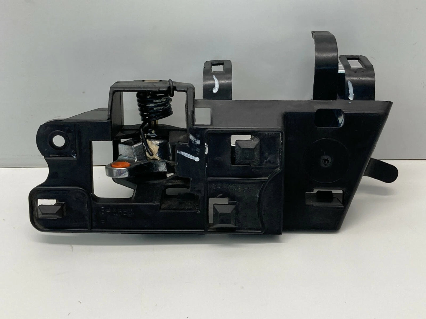 2003-2007 CADILLAC CTS FRONT RIGHT PASSENGER SIDE INNER DOOR HANDLE 257078893