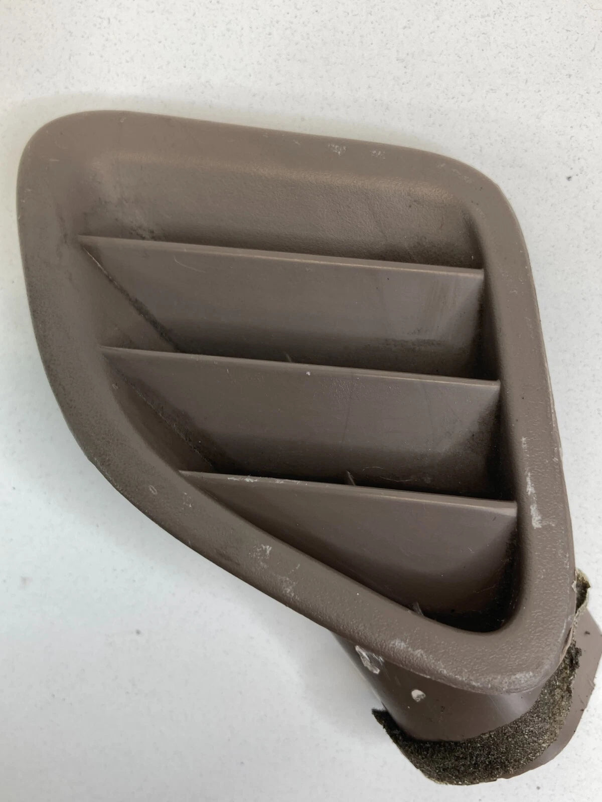 1997-2001 TOYOTA CAMRY CE SEDAN INSTRUMENT PANEL DEFROSTER GRILLE 55962-AA010