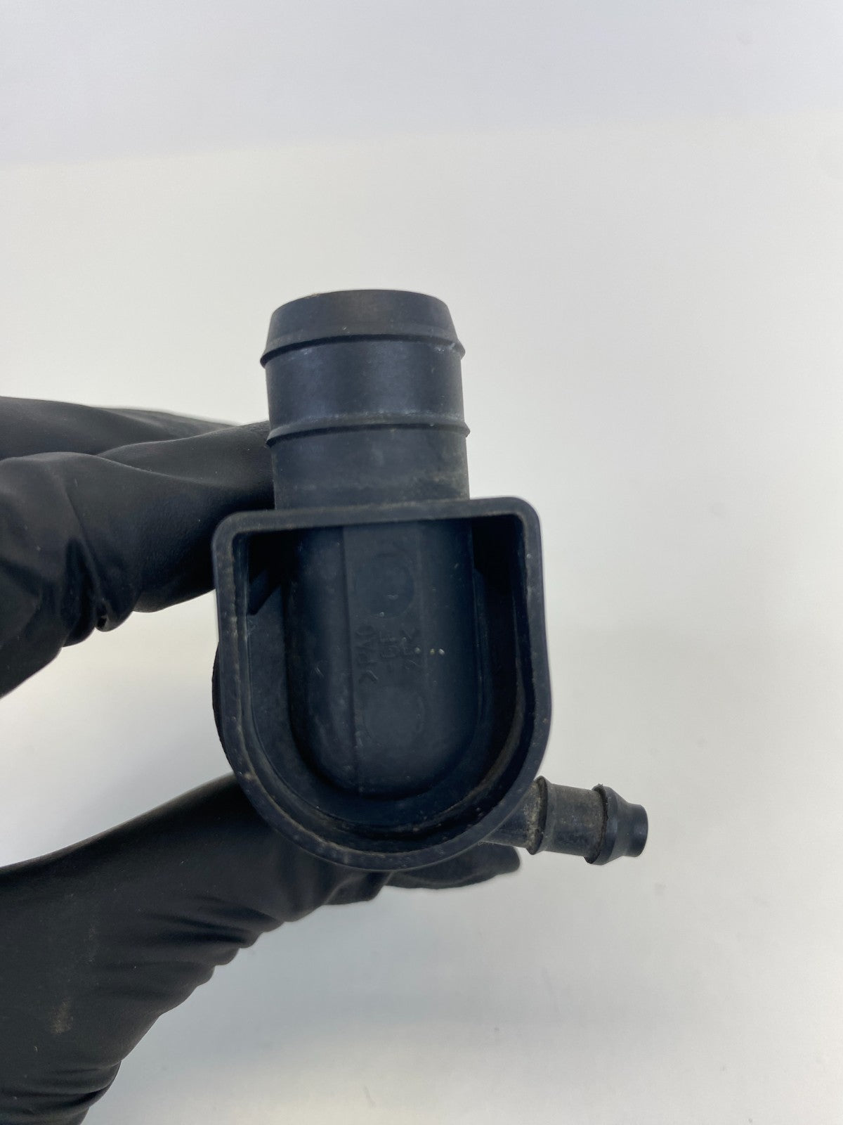 2012-2018 Ford Focus SEDAN Front Windshield Washer Wiper Fluid Pump Assy OEM