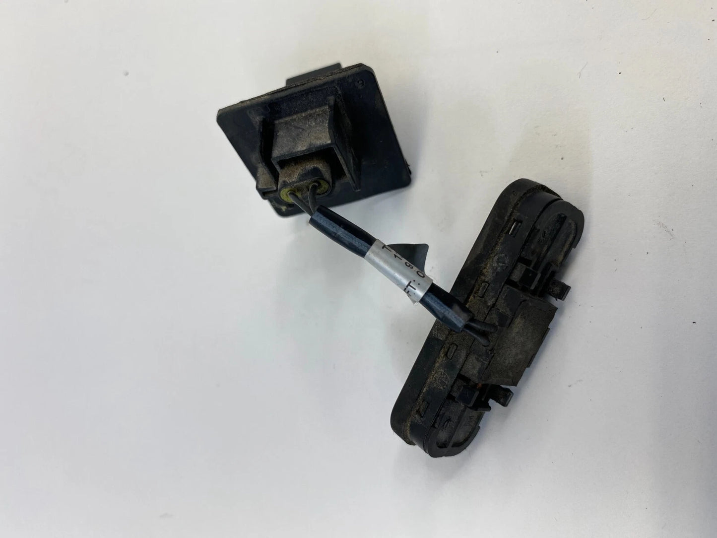 2011-2016 BUICK REGAL REAR TRUNK TAILGATE BOOT OPENING RELEASE SWITCH 132266400