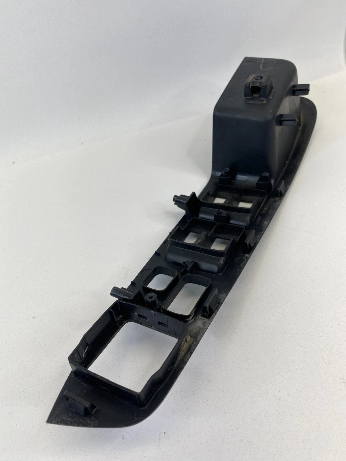 2007-2013 MITSUBISHI OUTLANDER FRONT LEFT DOOR WINDOW SWITCH COVER BEZEL SP00251