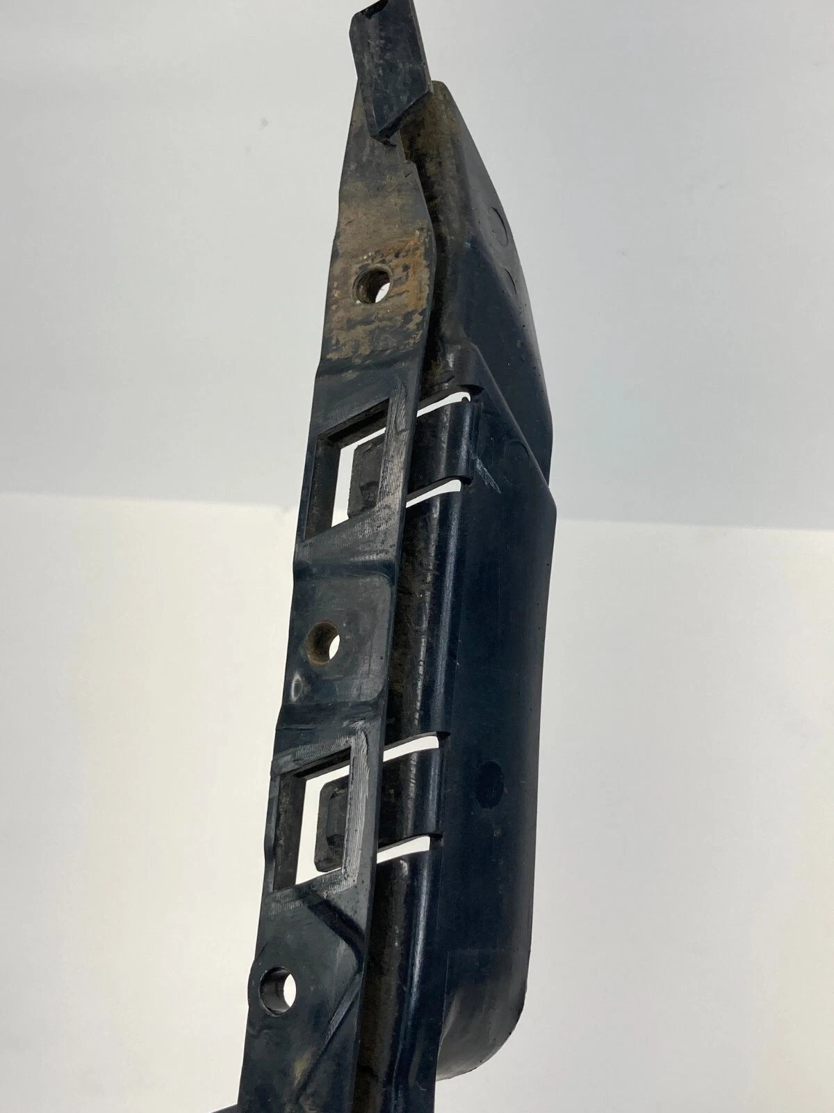 2004-2007 BMW 530I 525I FRONT LEFT SIDE BUMPER PANEL SUPPORT BRAKET 5111-7033705