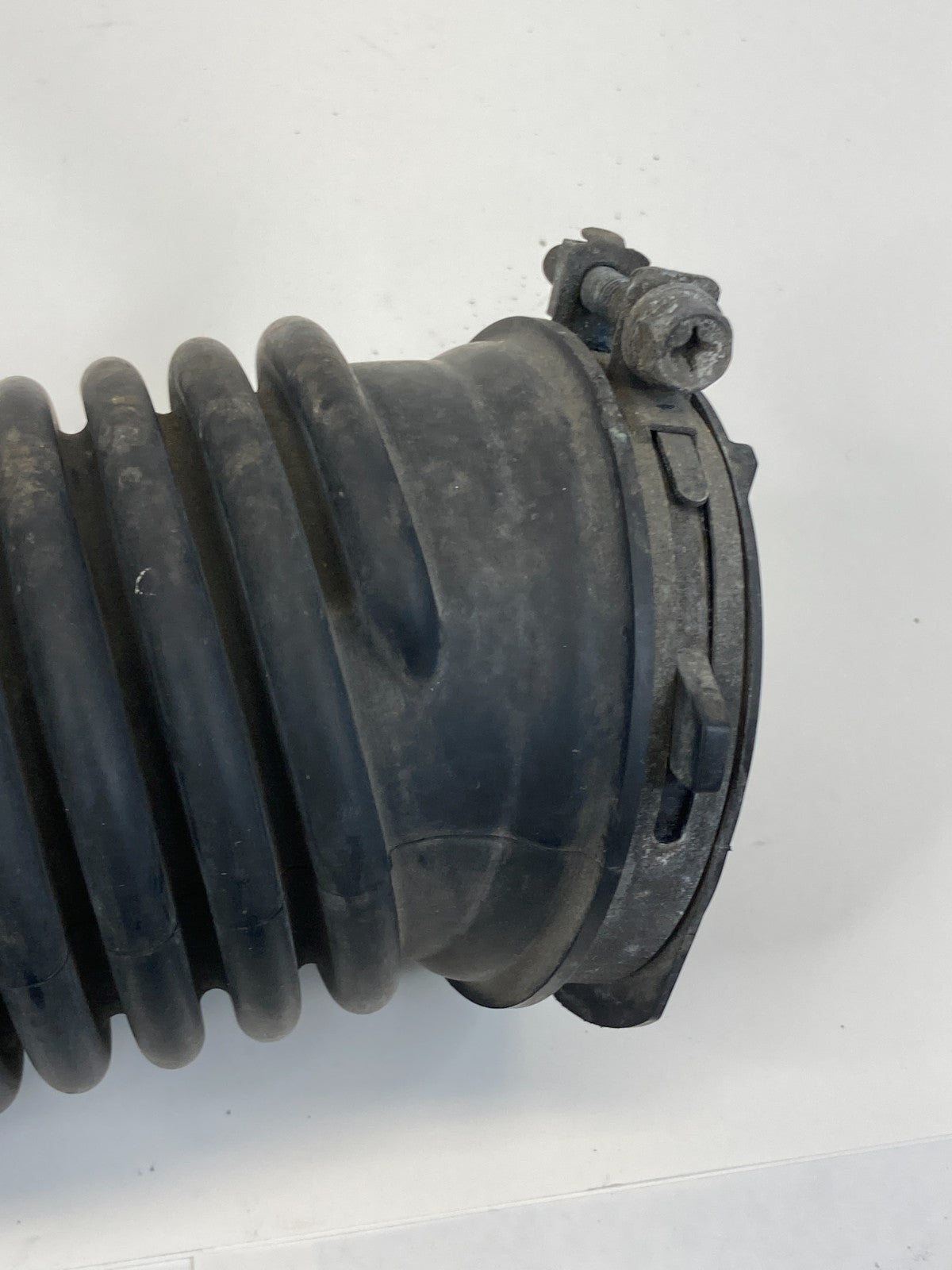 2013-2016 Mazda CX-5 14-18 Mazda 3 2.0L L4 Air Intake Hose Tube Duct PE0113221