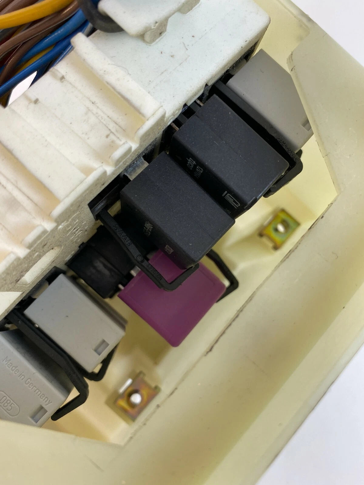 2002 SAAB 93 2.3L L4 TURBO AUTOMATIC INSTRUMENT LHD RELAY FUSE BOX 5353867 OEM