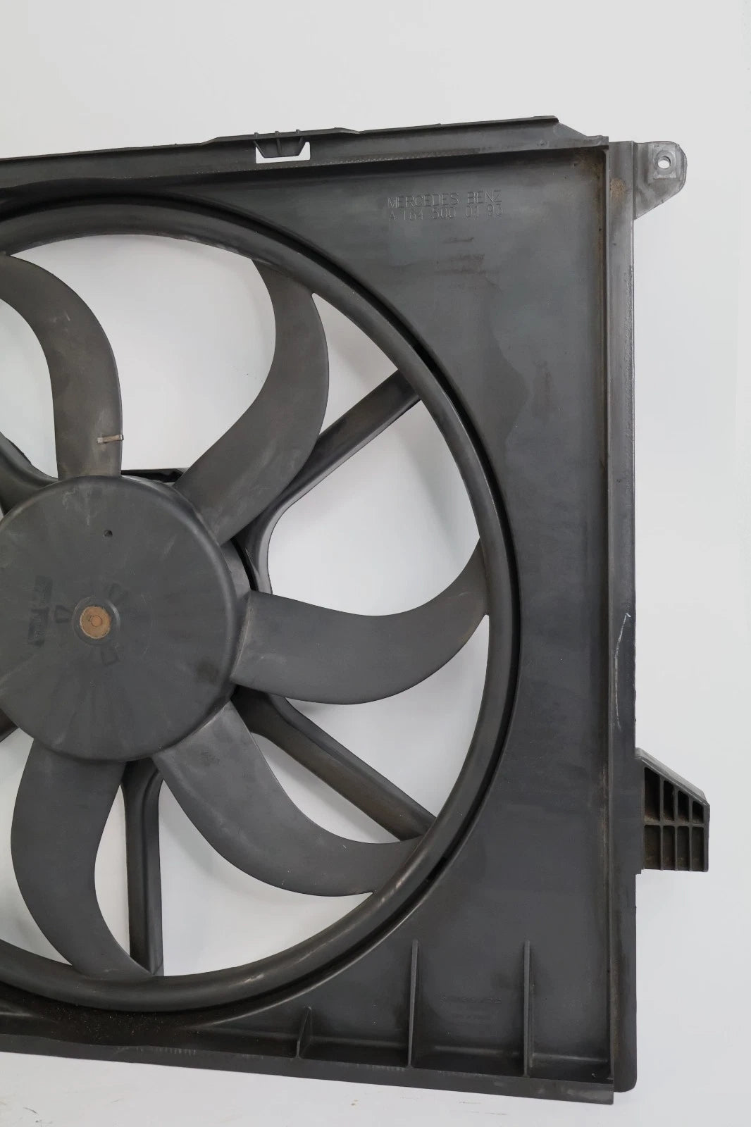 2006-2011 MERCEDES R350 3.5L V6 RADIATOR ENGINE COOLING FAN OEM A1645000193