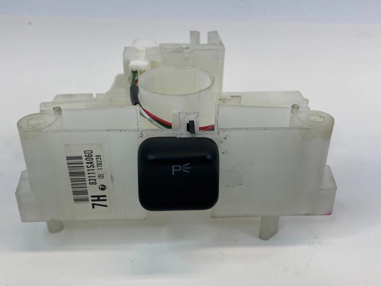 2003-2004 SUBARU FORESTER STEERING COLUMN COMBO SWITCH HOUSING 83111SA06 OEM