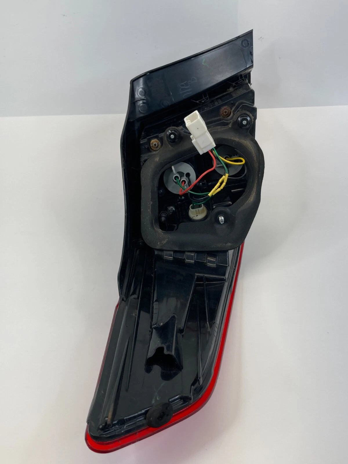 2012 2013 KIA OPTIMA REAR RIGHT PASSENGER OUTER TAIL LIGHT TAILLIGHT 92402-4C000