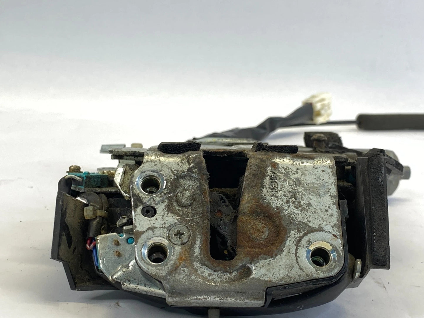 2004-2006 TOYOTA SIENNA FRONT RIGHT DOOR LOCK LATCH ACTUATOR ASSEMBLY OEM