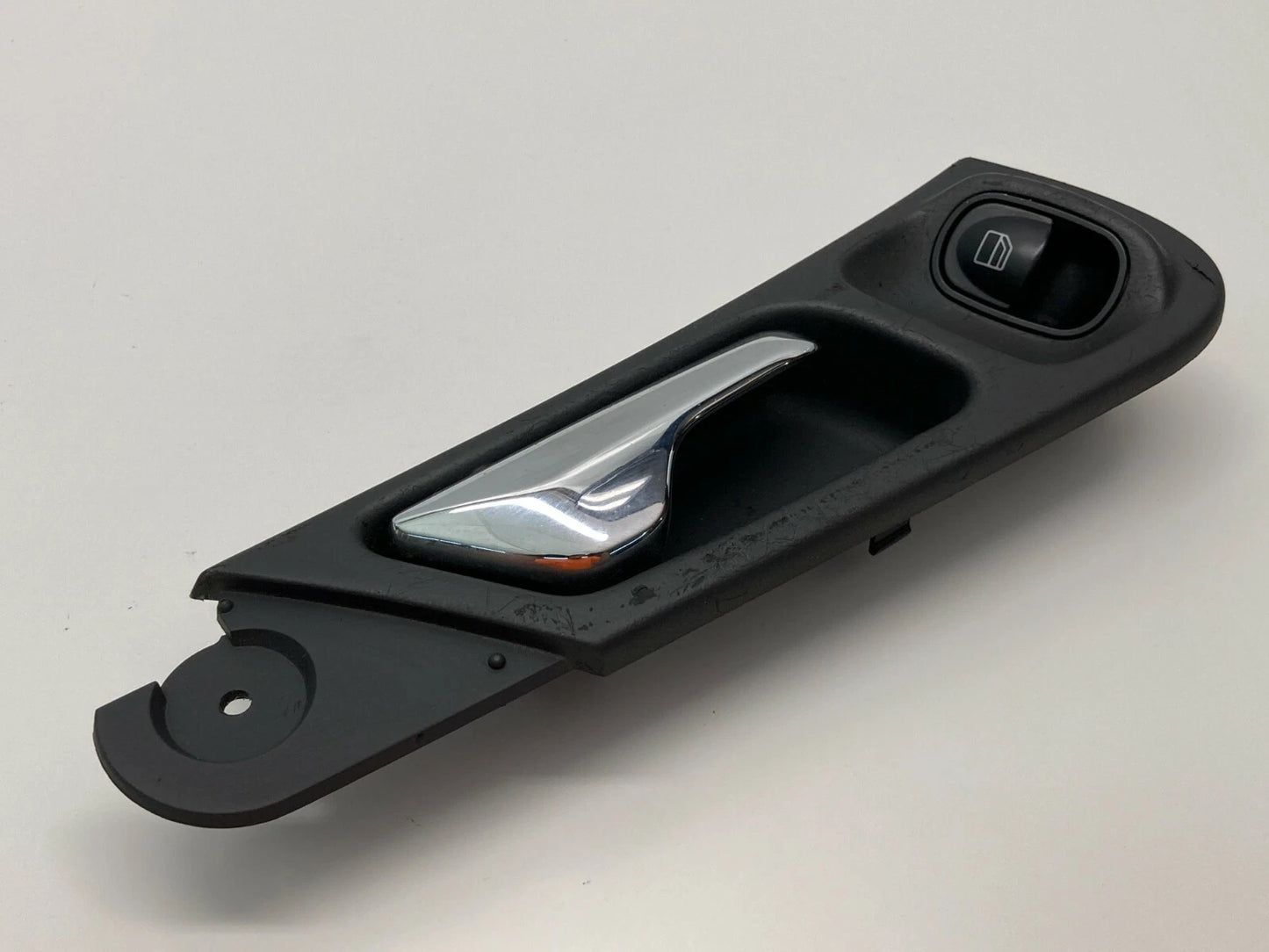 01-05 MERCEDES-BENZ C320 REAR RIGHT SIDE INTERIOR DOOR HANDLE W/ WINDOW SWITCH