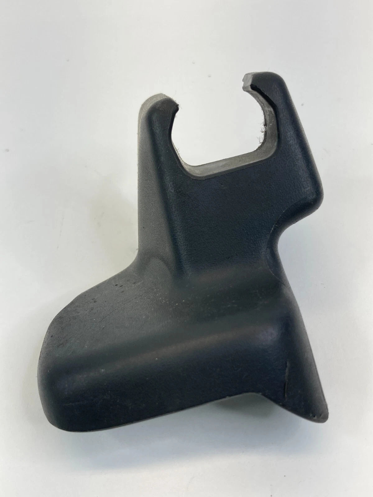 09 10 11 12 13 TOYOTA MATRIX LEFT OUTER SEAT TRACK END COVER TRIM CAP 7213802100