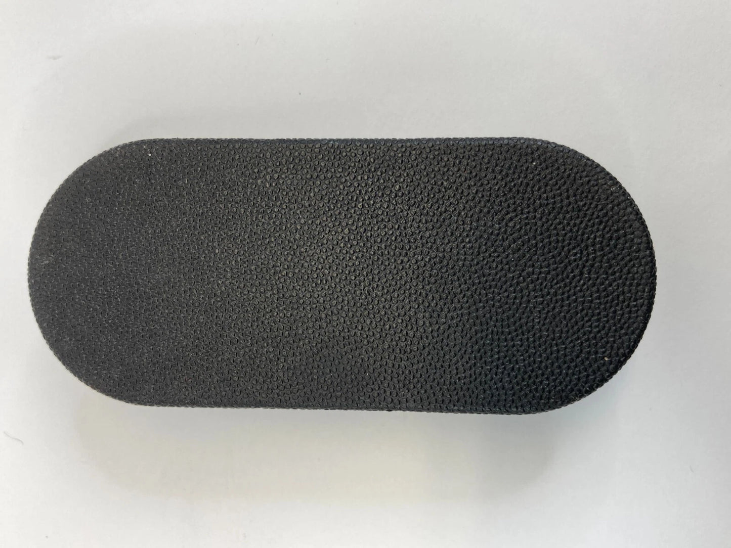 03-07 CADILLAC CTS FRONT LEFT DRIVER INNER DOOR PLUG SCREW COVER TRIM 10431VD