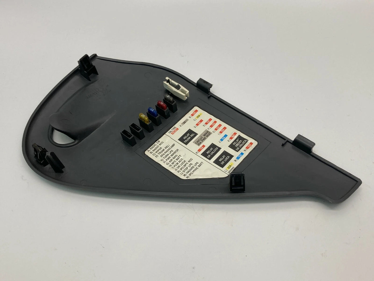 99-04 OLDSMOBILE ALERO DASH LEFT SIDE FUSE BOX ACCESS LID COVER TRIM 22616269