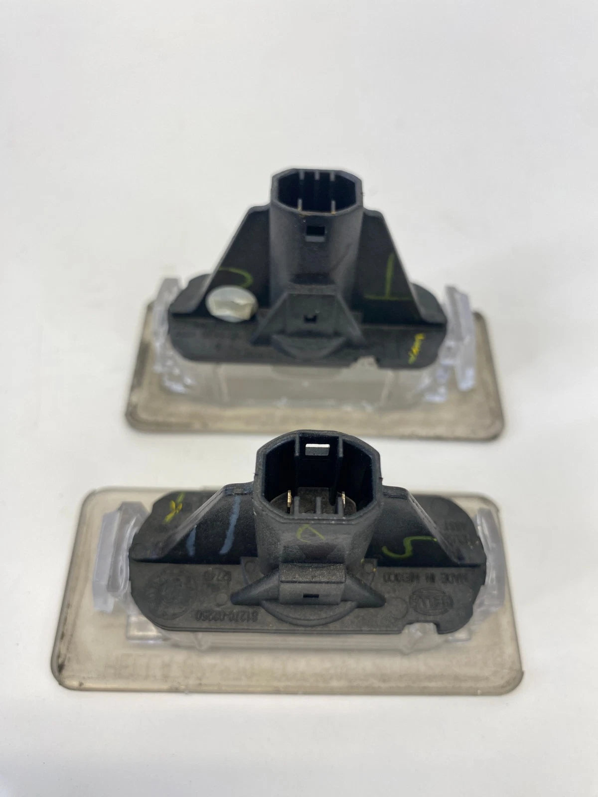2014-2019 TOYOTA COROLLA REAR LICENSE PLATE LIGHTS PAIR SET ASSEMBLY OEM