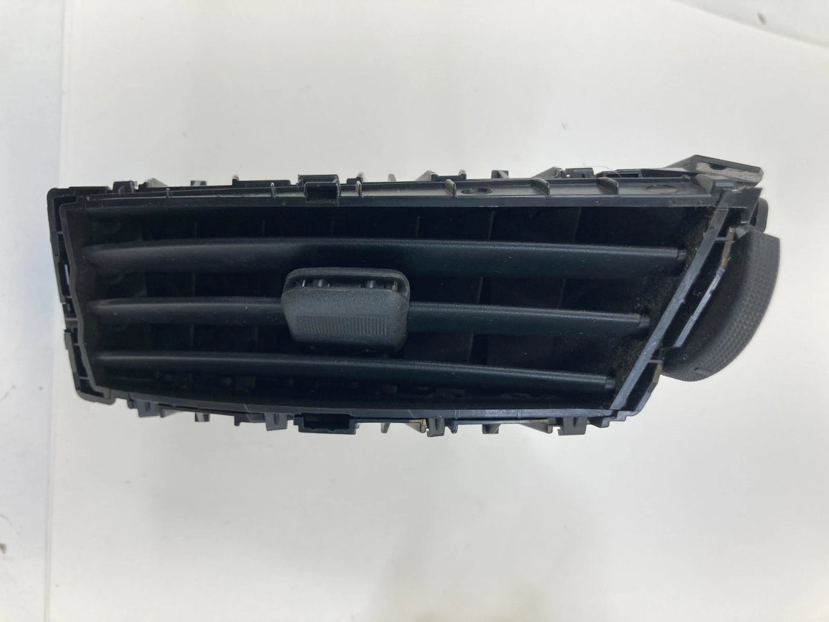 2007 2008 INFINITI G35 CENTER DASH AC AIR VENT GRILLE PAIR LEFT RIGHT 68750JK00A