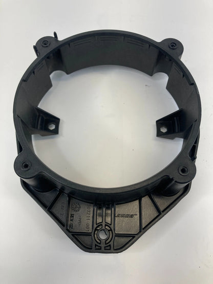09-17 CHEVY TRAVERSE FRONT LEFT DOOR SPEAKER MOUNT ADAPTER BRACKET 307211001 OEM