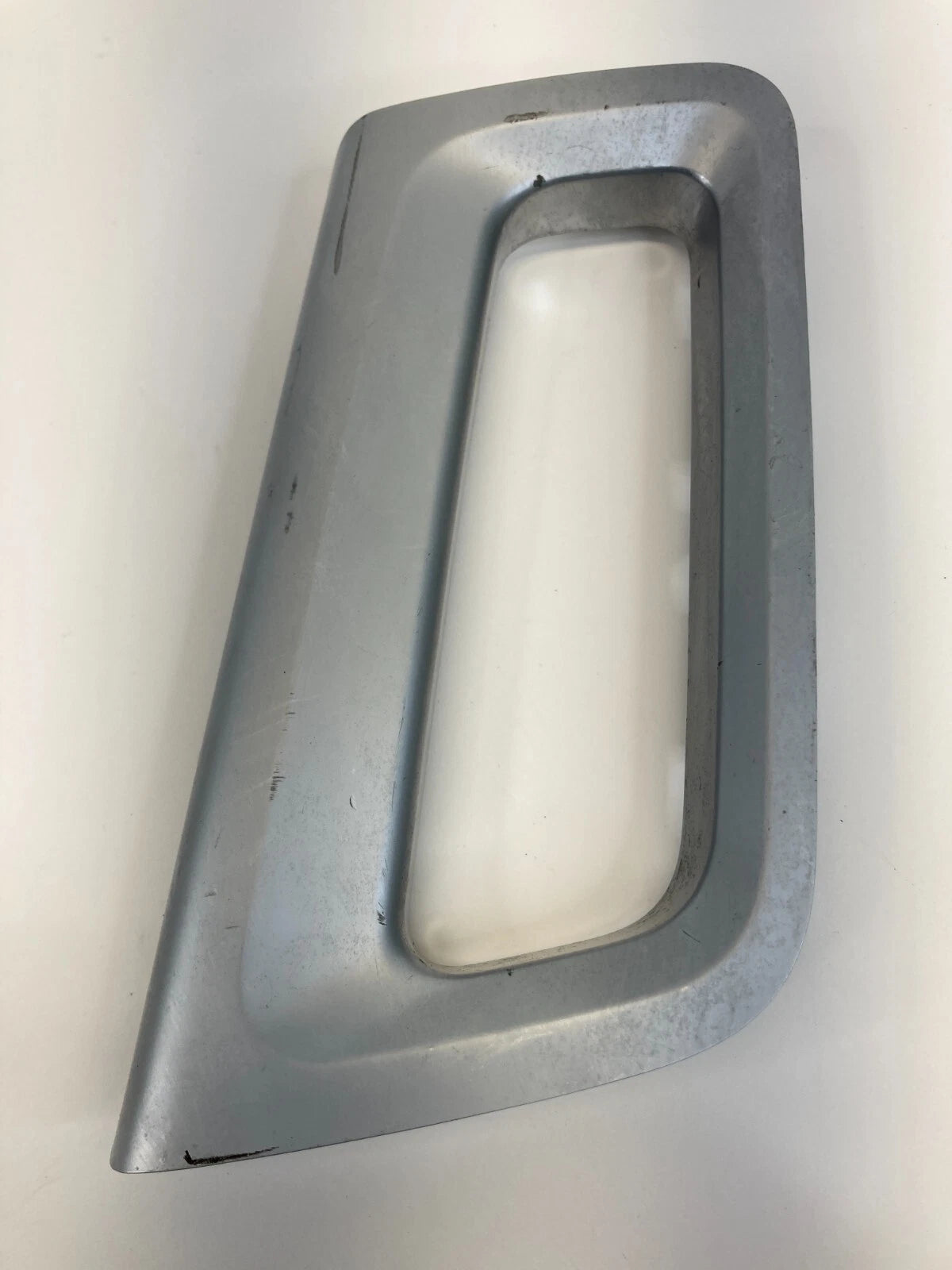 12-15 CHEVROLET CAPTIVA SPORT REAR LEFT SIDE INNER DOOR PULL HANDLE TRIM BEZEL