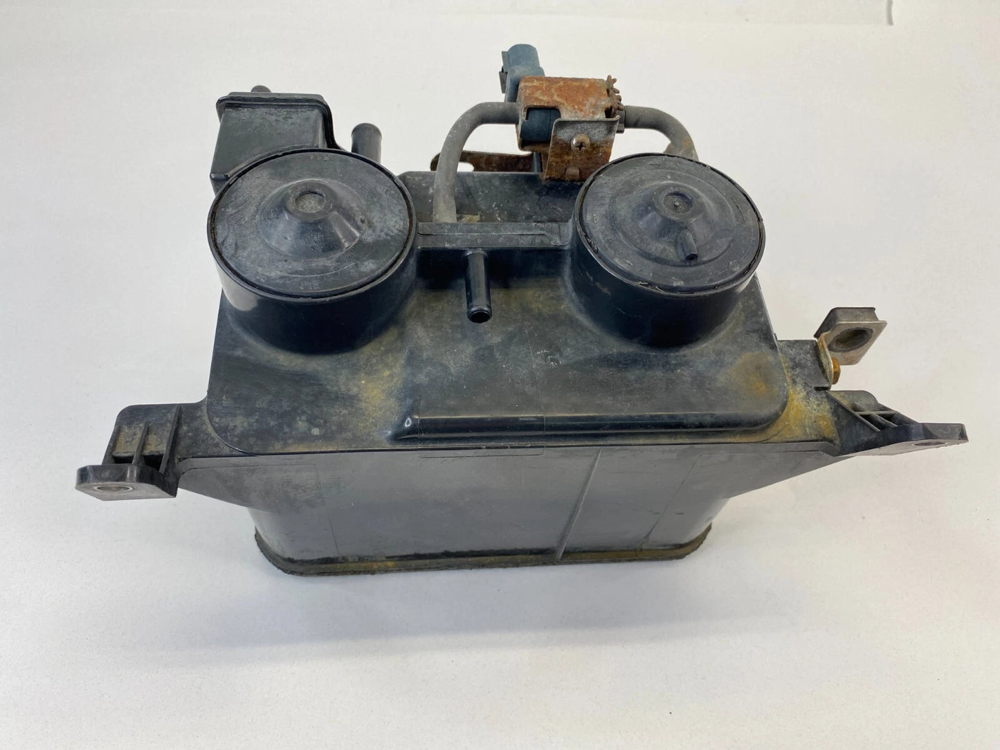 96 97 98 99 00 TOYOTA 4RUNNER TACOMA 2.7L FUEL VAPOR CHARCOAL CANISTER OEM