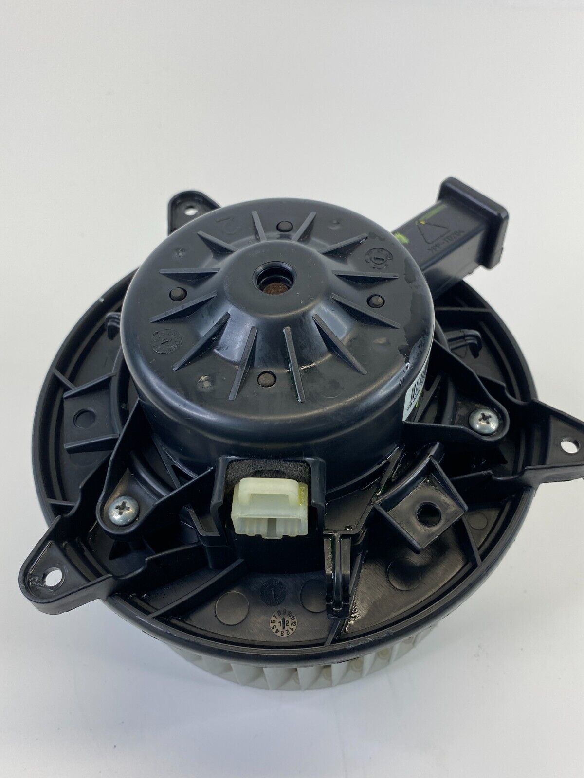 2012-2015 Chevy Cruze 13-15 Malibu A/C Heater Fan Blower Motor 1645707202 OEM