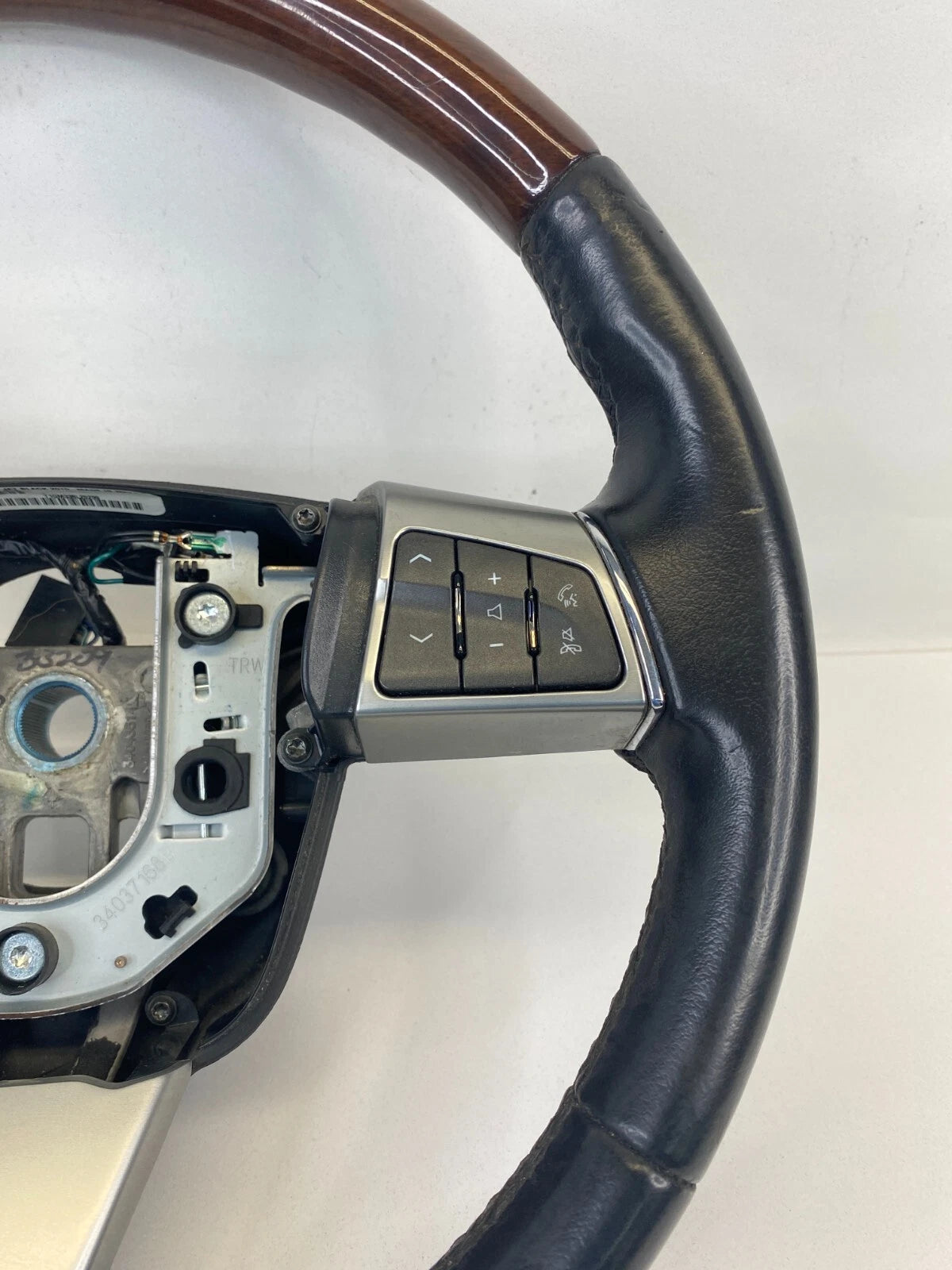 2010 CADILLAC SRX STEERING WHEEL W/ AUDIO & CRUISE CONTROL SWITCHES 20857504 OEM