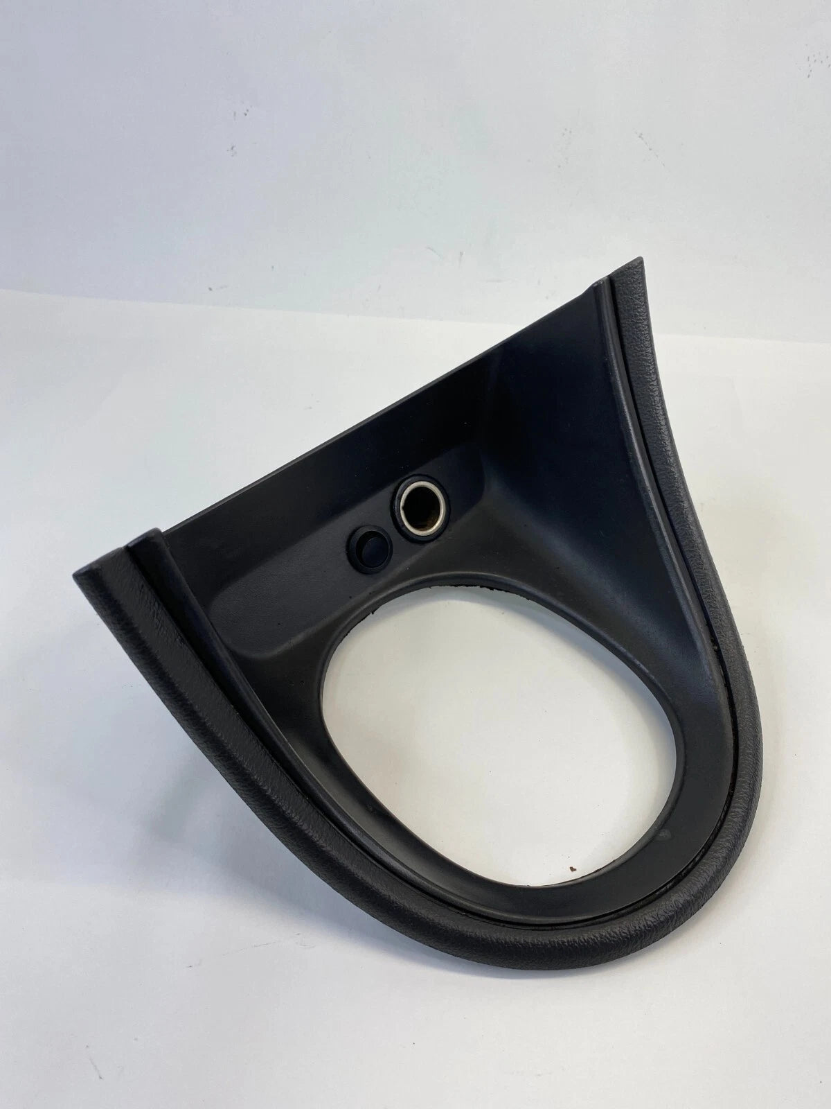 99-02 FORD MUSTANG CENTER CONSOLE SHIFTER TRIM BEZEL W/ POWER OUTLET WSKM4D827A