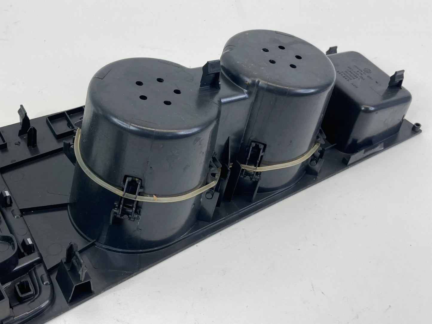 2012-2019 VW VOLKSWAGEN PASSAT CENTER CONSOLE CUP HOLDER TRAY BEZEL TRIM OEM