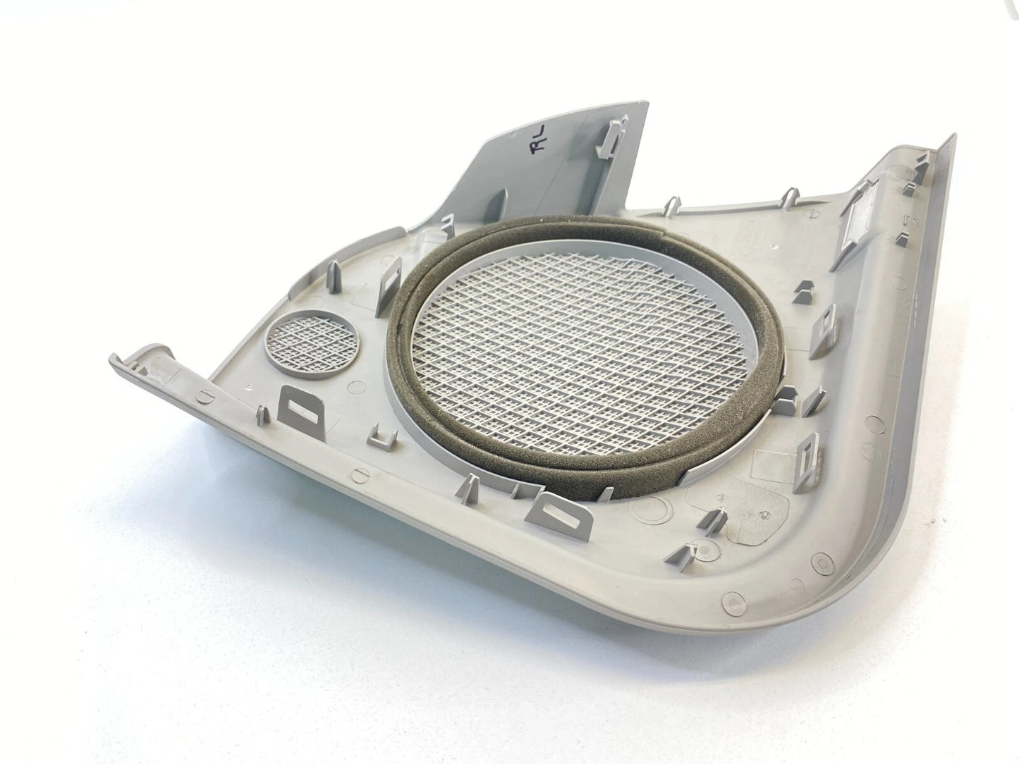 03-06 MERCEDES-BENZ E 500 REAR LEFT SIDE DOOR SPEAKER GRILLE COVER 2117370588