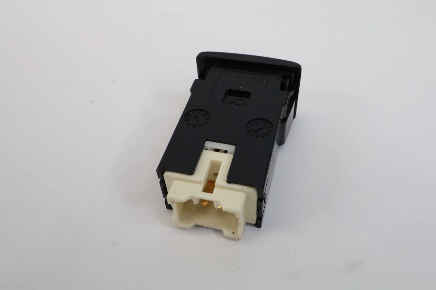 2010-2013 SUZUKI KIZASHI TRUNK LID TAILGATE OPENER BUTTON SWITCH SP241-202 OEM