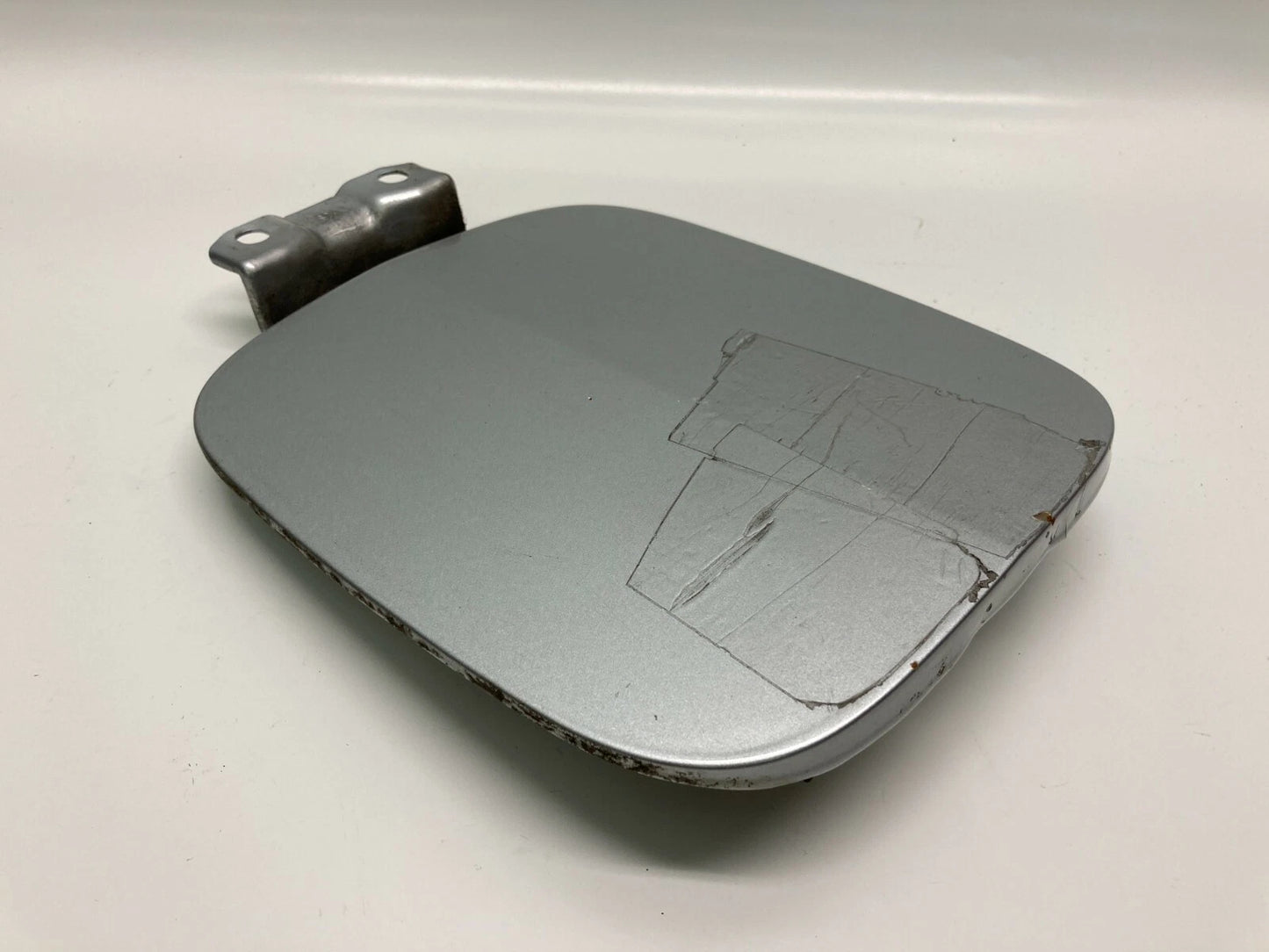2006 2007 HONDA ACCORD SEDAN FUEL FILLER DOOR TANK GAS LID COVER ASSEMBLY OEM