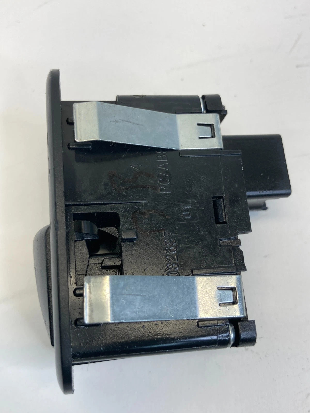 12-16 TOWN & COUNTRY REAR RIGHT SIDE DOOR WINDOW CONTROL SWITCH 68110869AA OEM