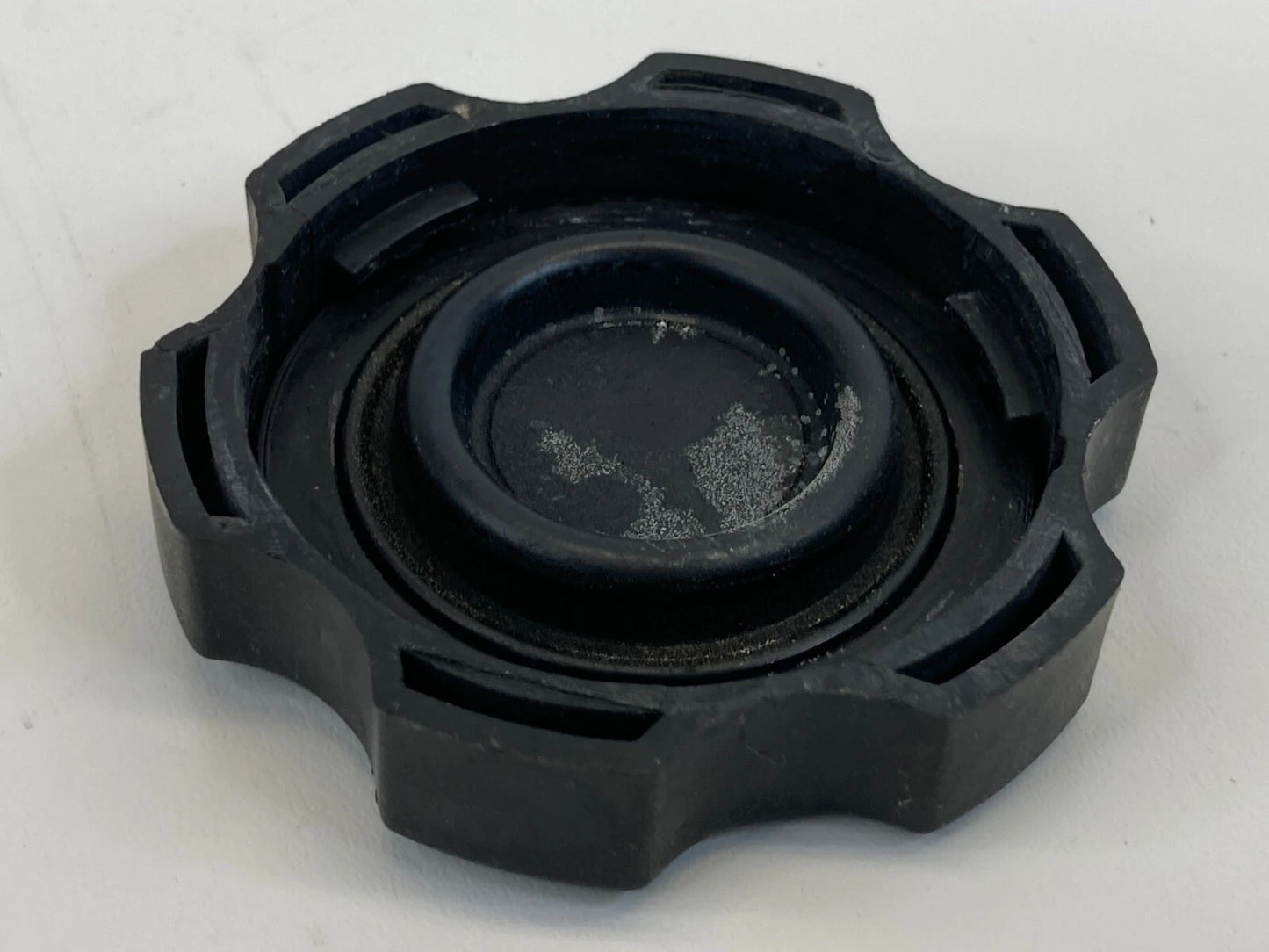 2007 2008 2009 HYUNDAI SANTA FE BRAKE FLUID MASTER CYLINDER CAP RESERVOIR OEM