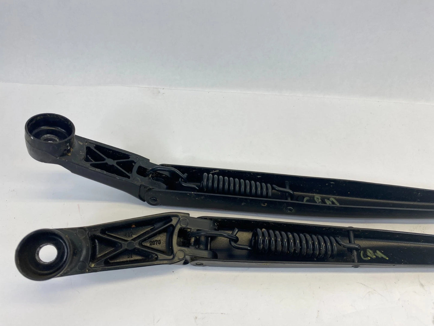 2009-2015 TOYOTA VENZA FRONT WINDSHIELD WIPER ARM LEFT & RIGHT OEM