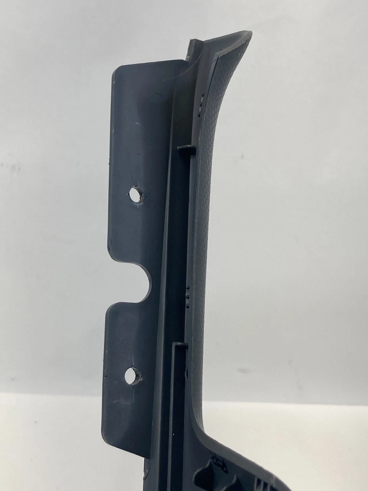 2002-2005 HONDA CIVIC SEDAN REAR RIGHT SIDE SWITCH BEZEL PANEL 83743-S5A-9010