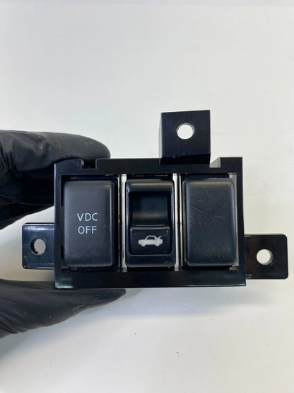 2008-2013 Infiniti G37 VDC Vehicle Dynamic Traction Trunk Control Switch OEM