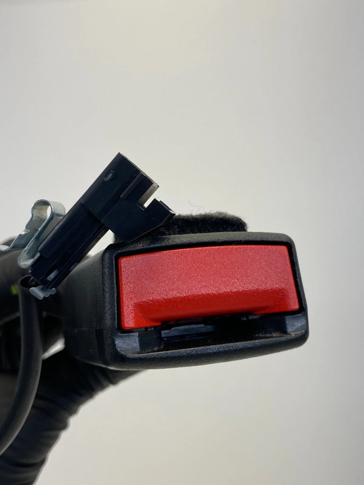 2010-2017 CHEVROLET EQUINOX FRONT RIGHT PASSENGER SIDE SEAT BELT BUCKLE ASSY OEM