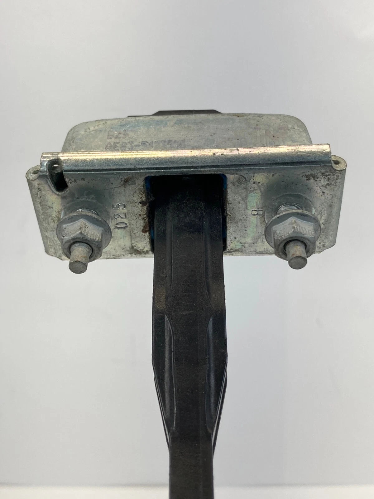 11-19 FORD FIESTA SDN FRONT RIGHT PASSENGER SIDE DOOR CHECK STOP STOPPER DETENT
