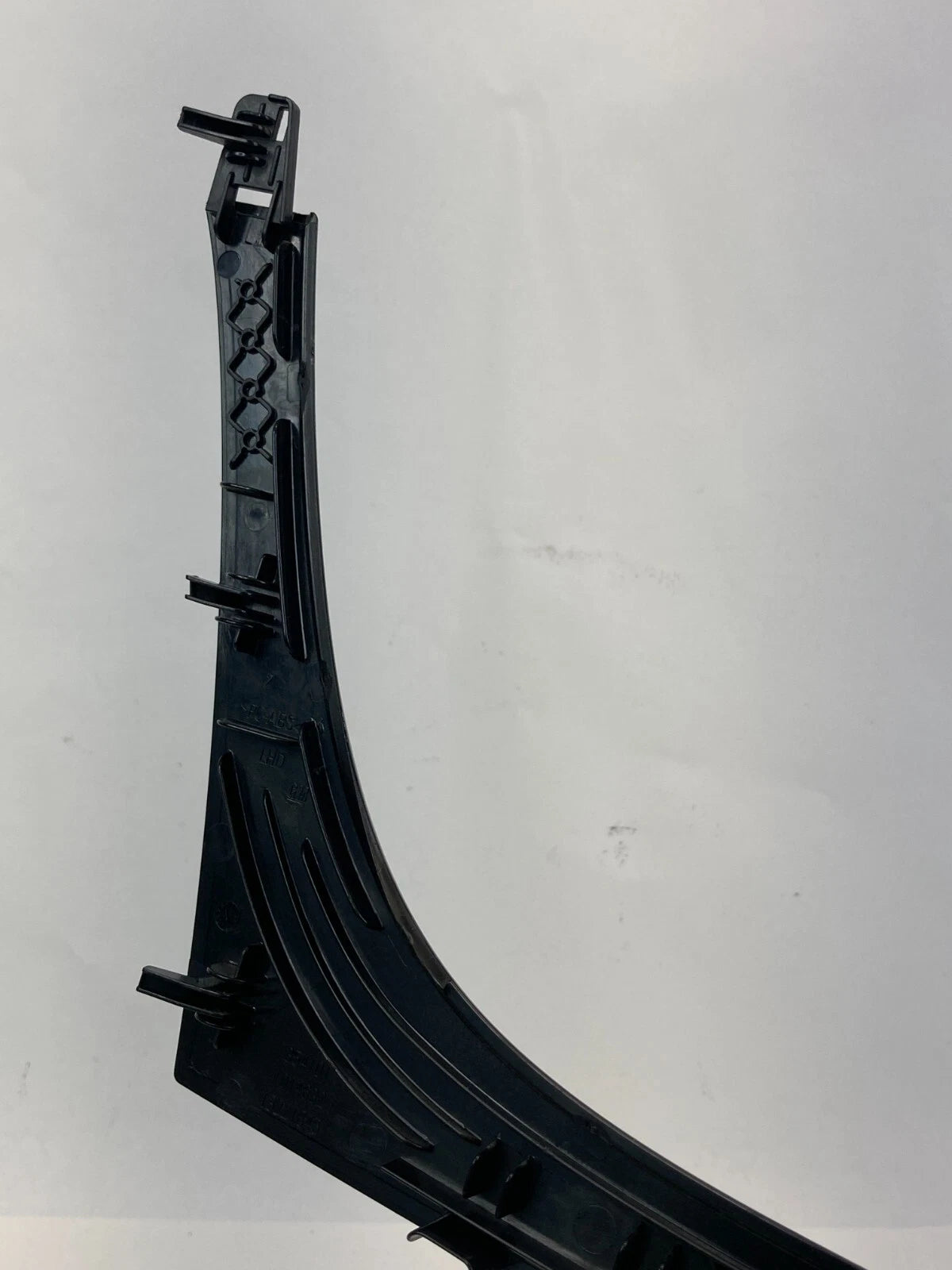 2011 2012 2013 BUICK REGAL DASH RIGHT LOWER COVER TRIM MOLDING BEZEL 13221845