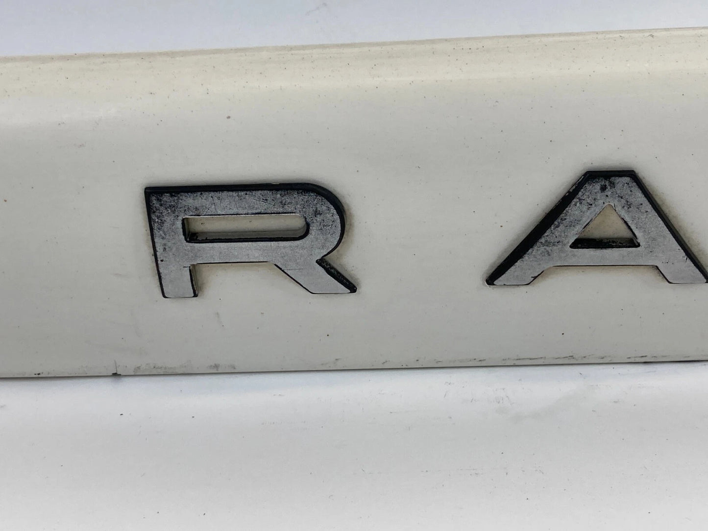 2006-2009 RANGE ROVER SPORT TAILGATE LIFTGATE LOWER TRIM MOLDING PANEL OEM