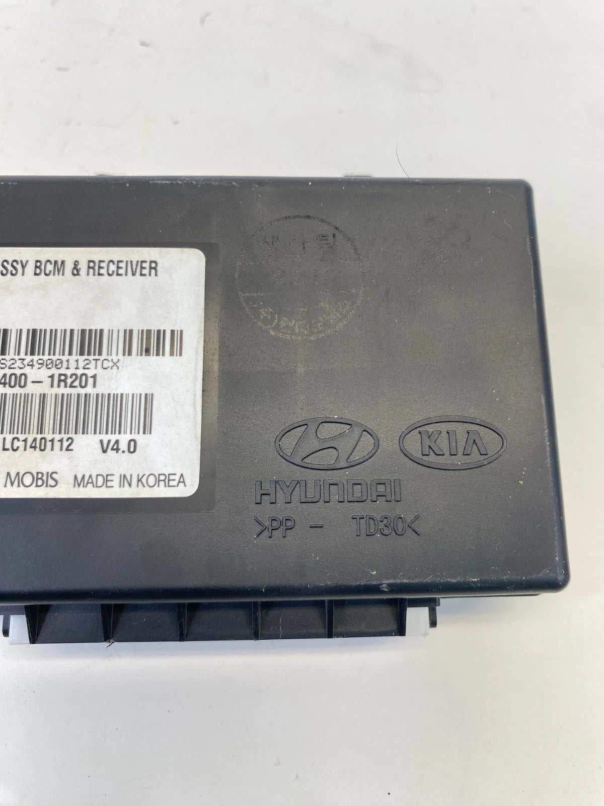 2012 2013 HYUNDAI ACCENT BCM BODY CONTROL MODULE RECEIVER OEM FACTORY 954001R201