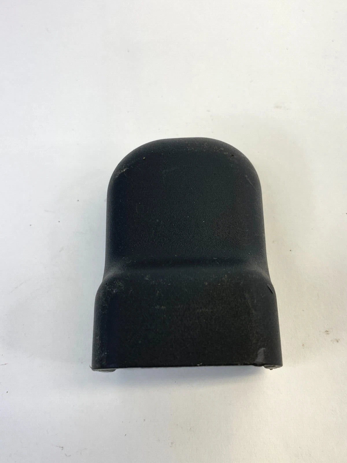07-10 HYUNDAI ELANTRA SDN FRONT LEFT SEAT TRACK CAP COVER TRIM 88567-3K000 OEM
