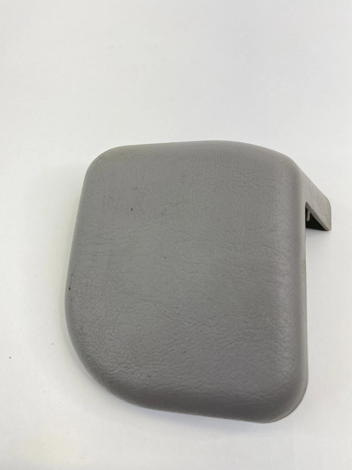01 02 03 04 TOYOTA SEQUOIA FRONT TRACK END COVER TRIM PANEL 72137-0C120 OEM