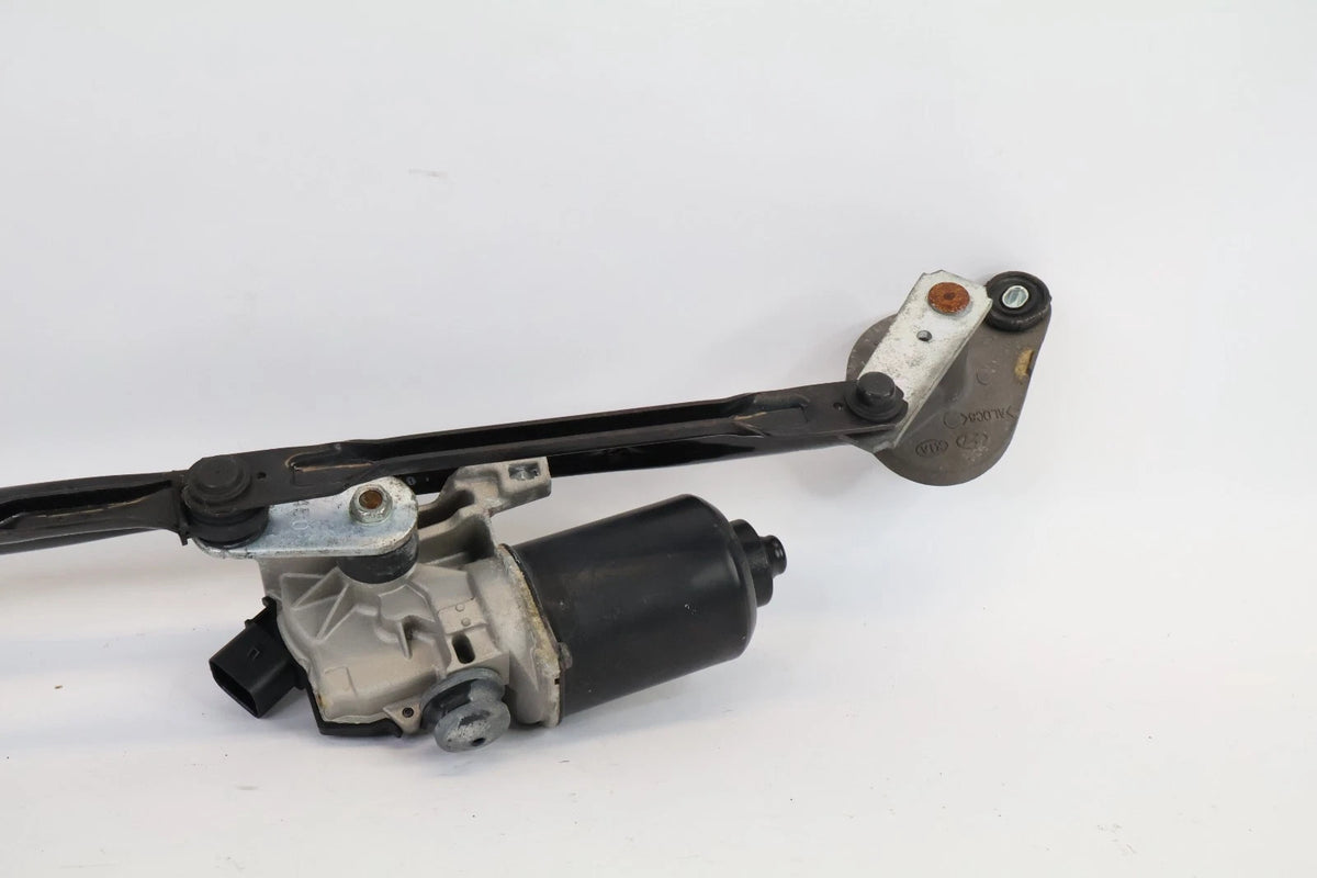 2006-2011 HYUNDAI ACCENT FRONT WINDSHIELD WIPER LINKAGE W MOTOR OEM 98110-1G000