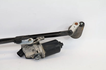 2006-2011 HYUNDAI ACCENT FRONT WINDSHIELD WIPER LINKAGE W MOTOR OEM 98110-1G000