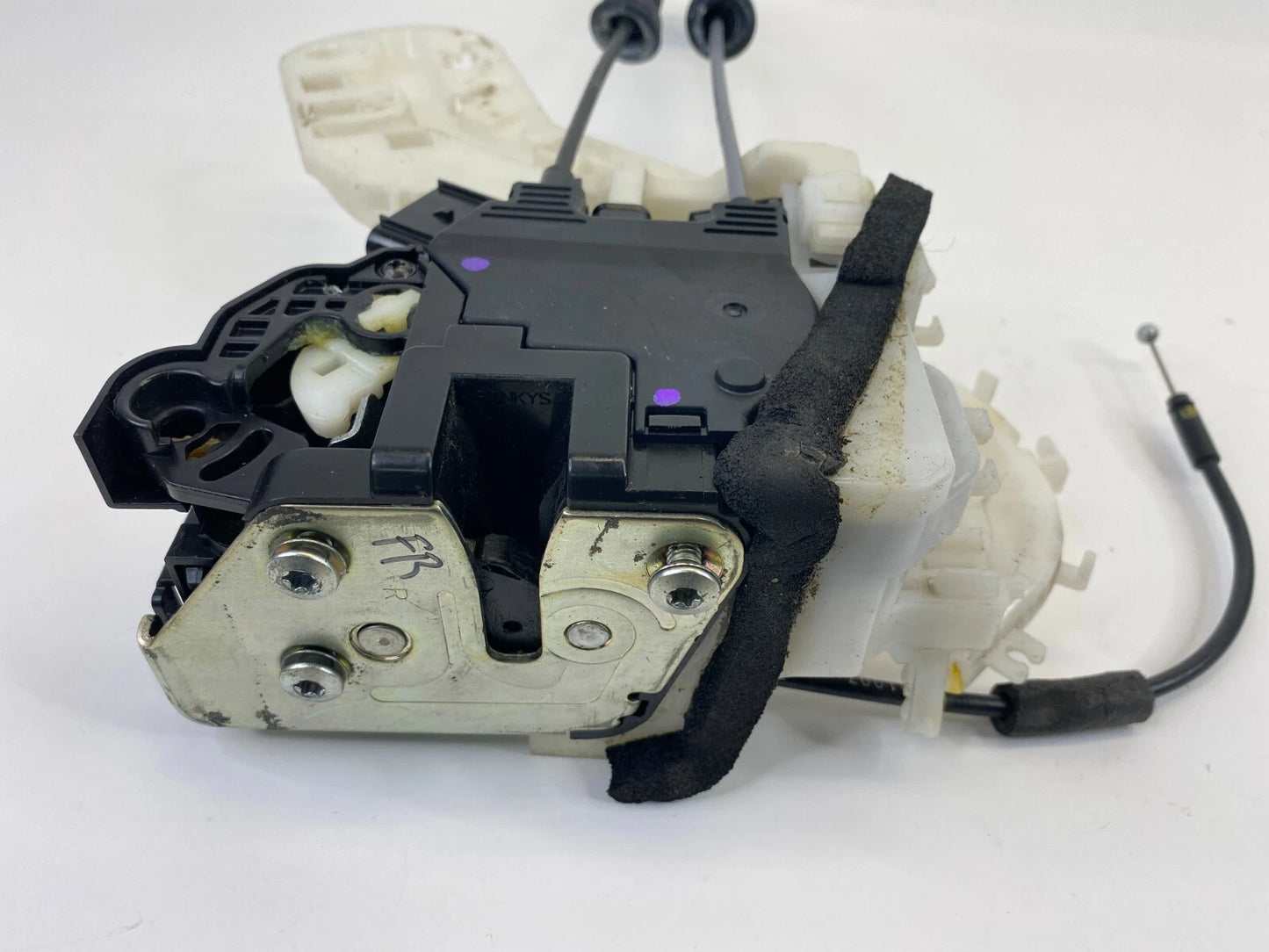 11-16 HYUNDAI ELANTRA FRONT RIGHT PASSENGER SIDE DOOR LOCK LATCH OEM 81320-3X010